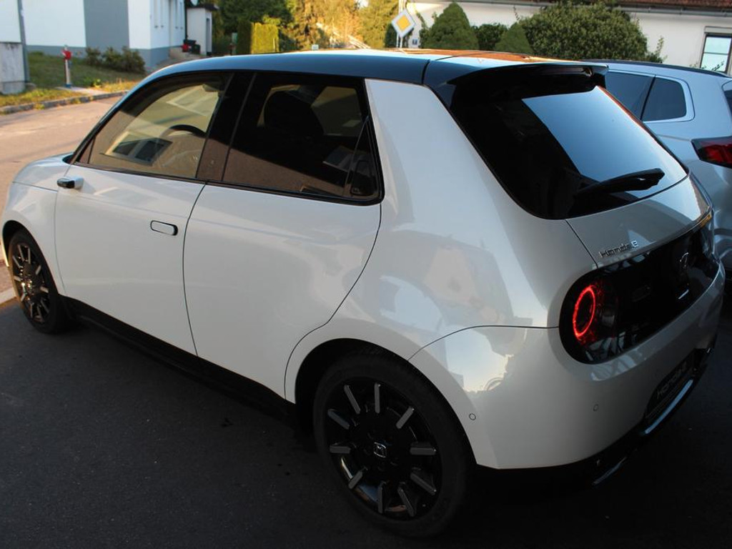 Honda e