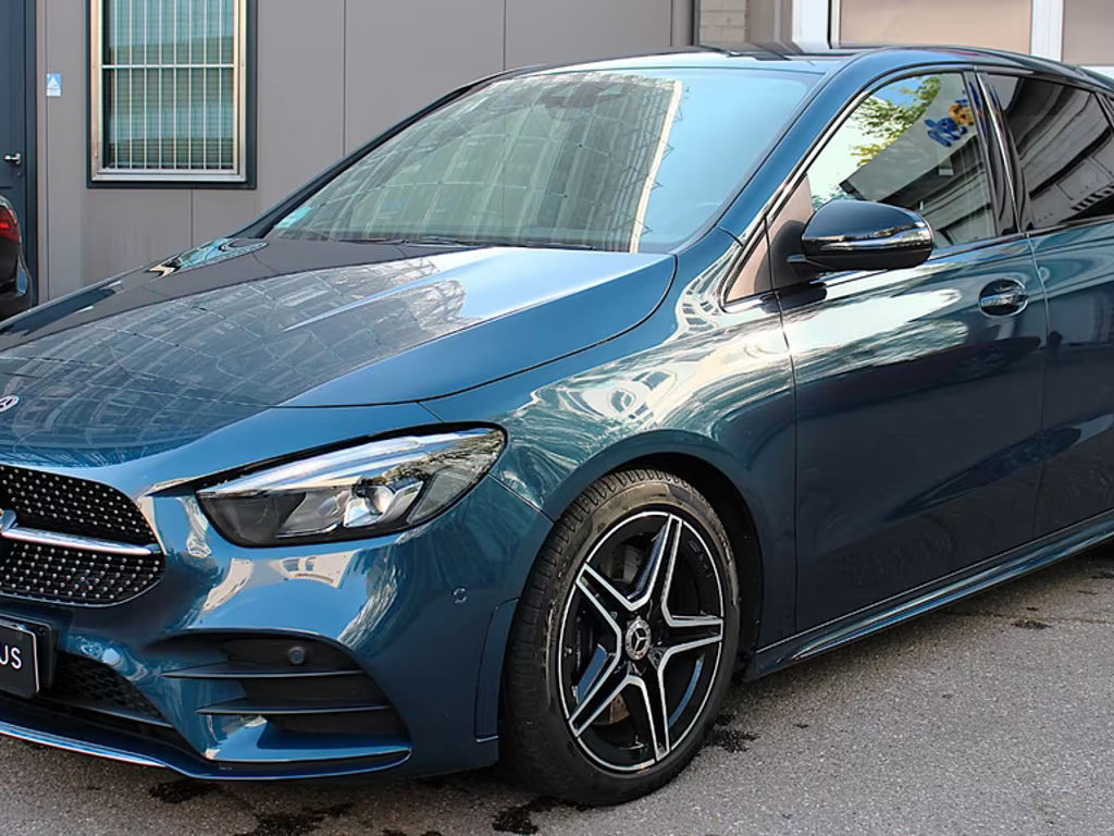 Mercedes-Benz B-Klasse B 250 AMG Line Sedan