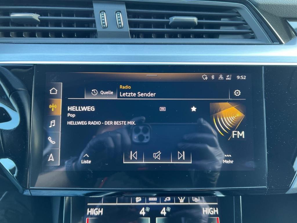 Audi e-tron