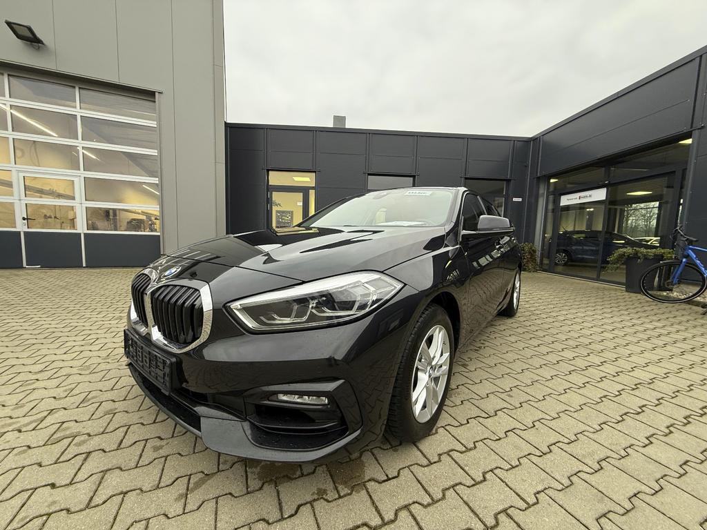 BMW 1 Serie 118 Sport Line Sedan 118i