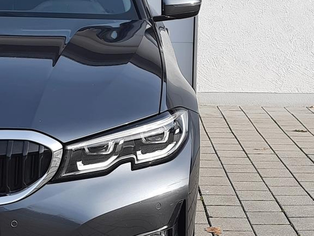 BMW 3 Serie 330 Sport Line Sedan 330d