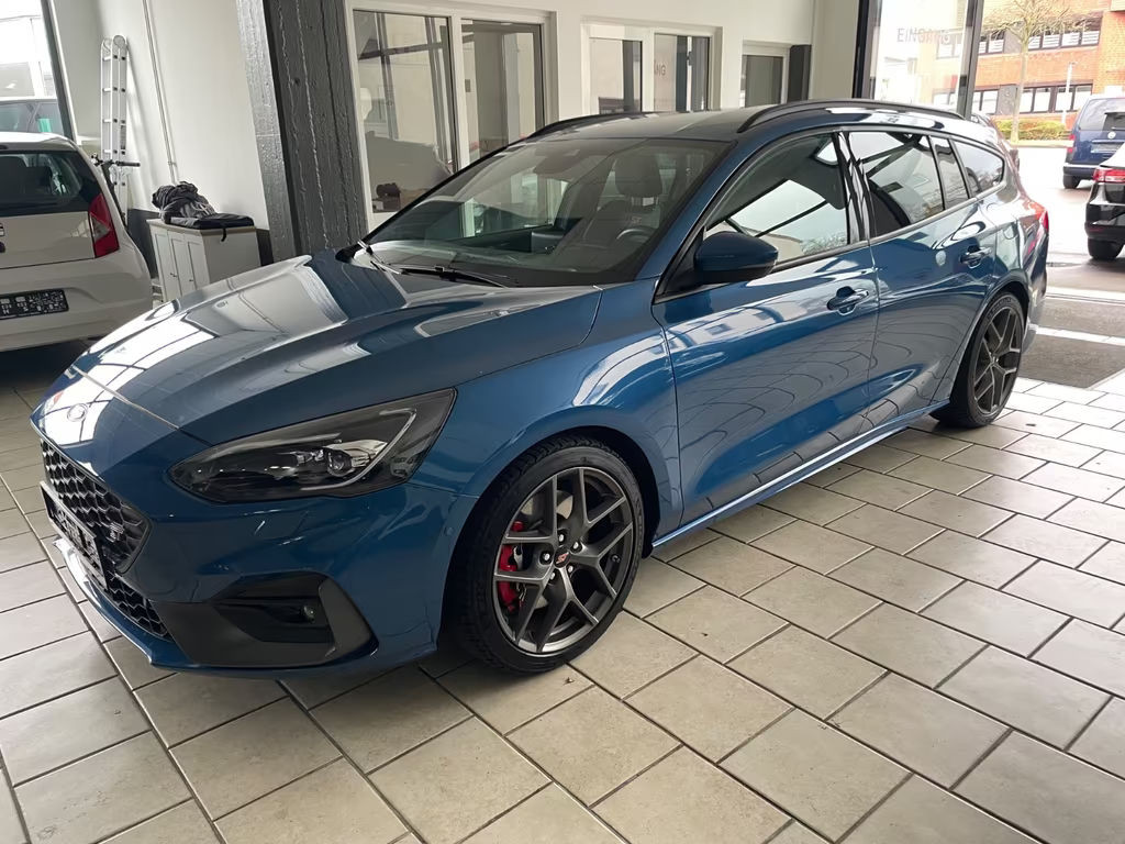Ford Focus Wagon ST Line