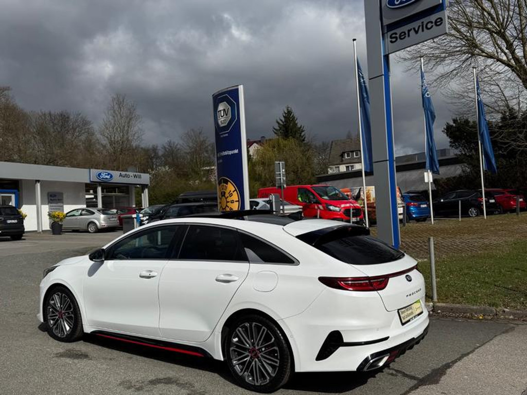 Kia ProCeed