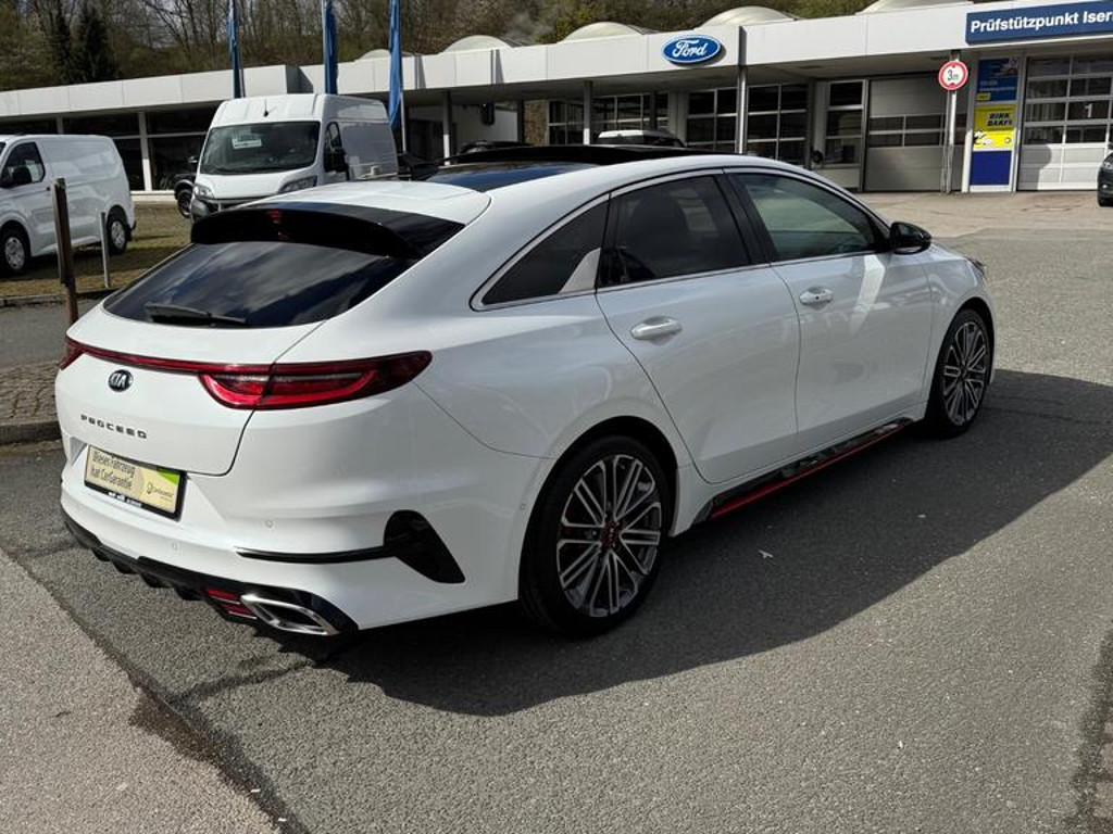 Kia ProCeed
