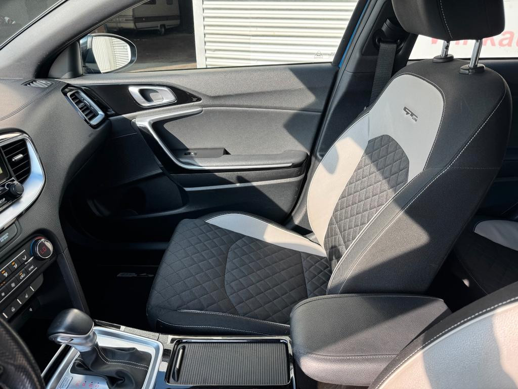 Kia ProCeed