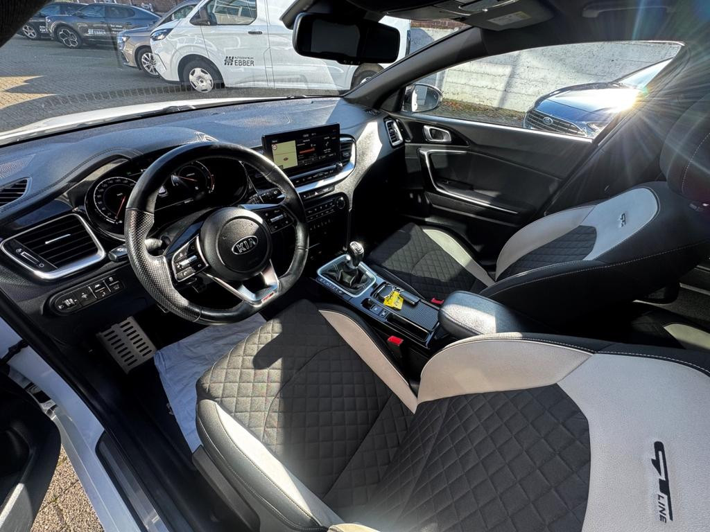 Kia ProCeed