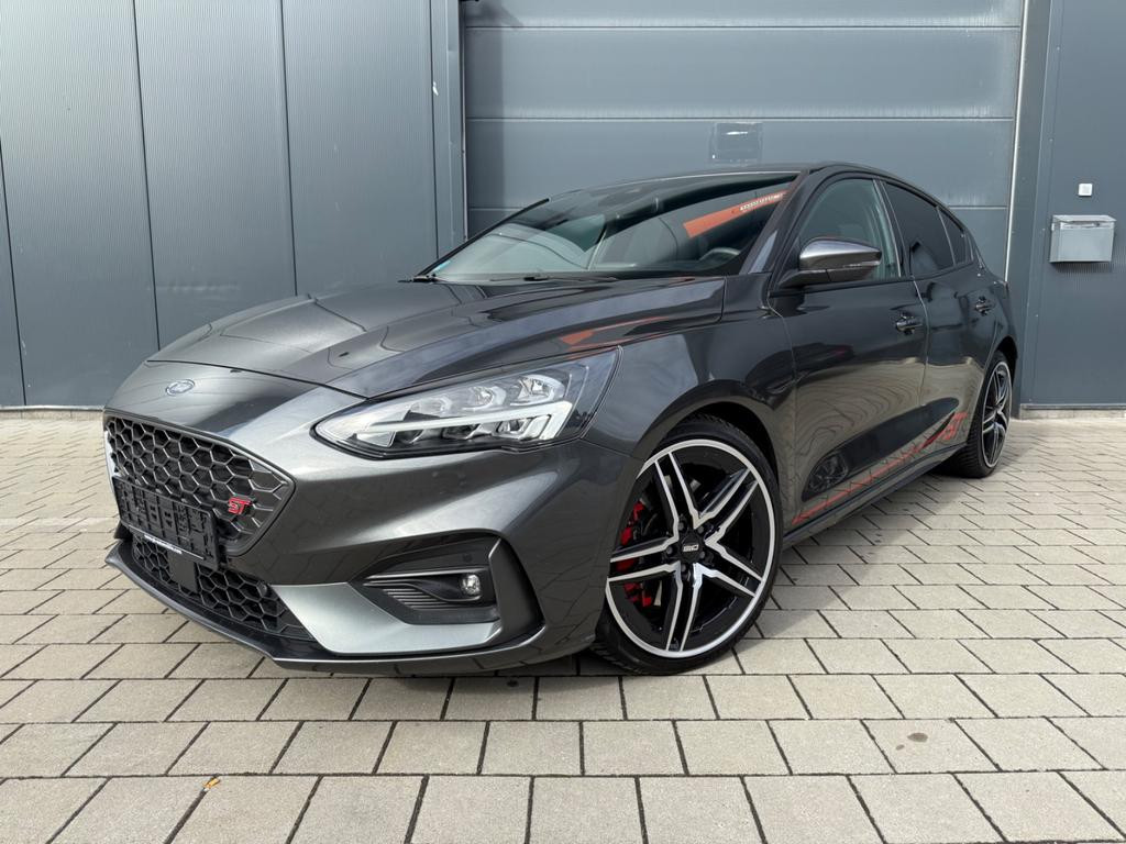 Ford Focus ST Line