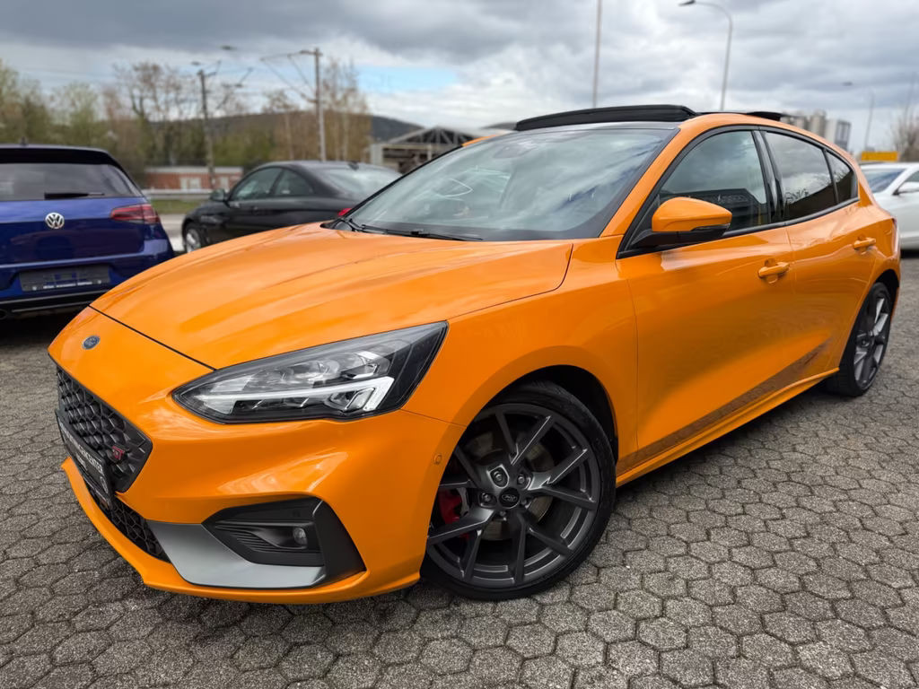 Ford Focus EcoBoost ST Line