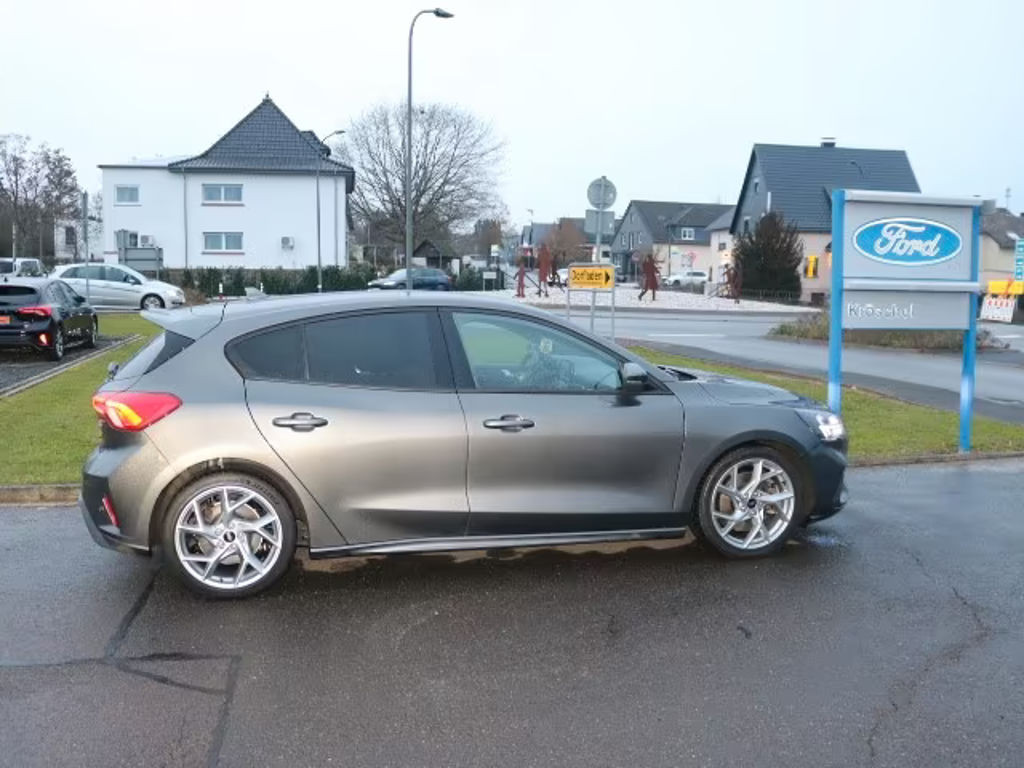 Ford Focus Limited ST Line