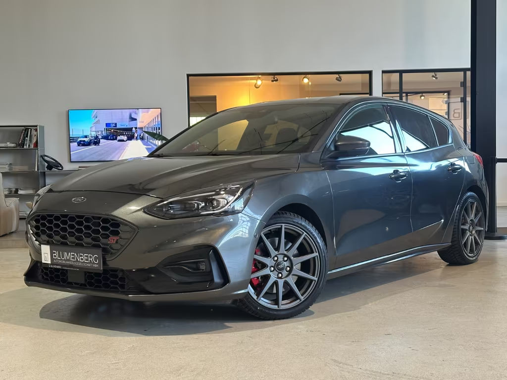 Ford Focus EcoBoost ST Line