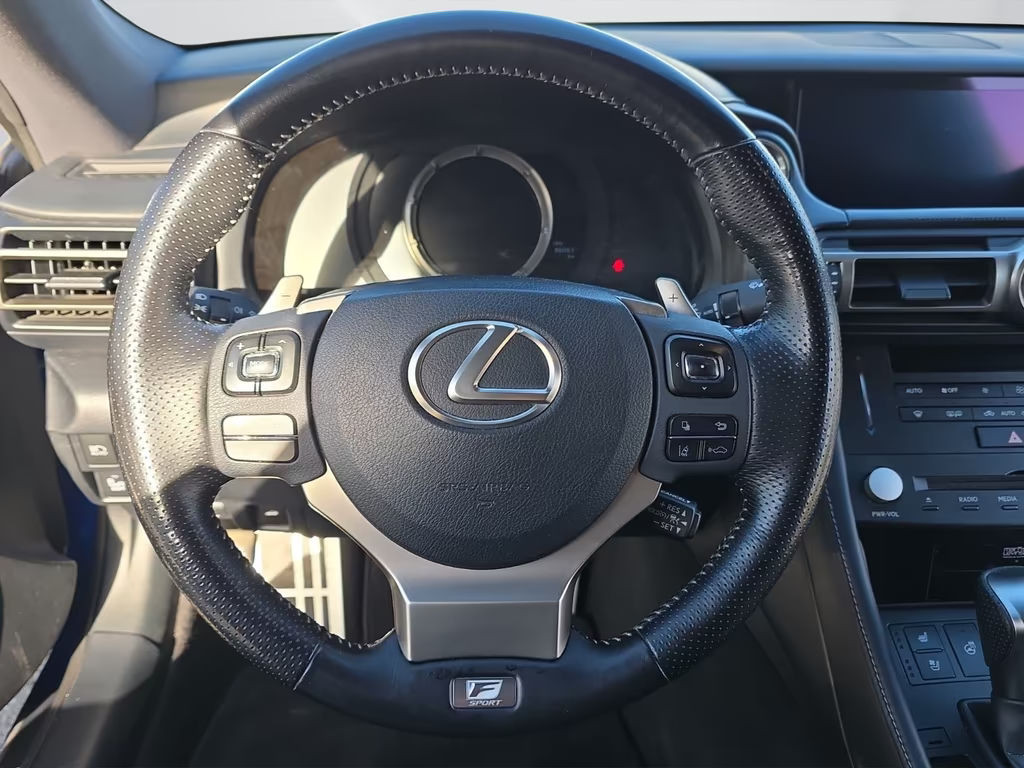 Lexus RC
