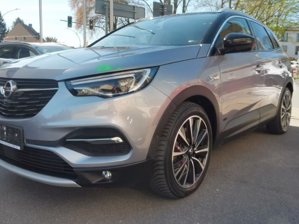 Opel Grandland Hybrid