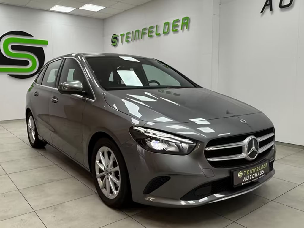Mercedes-Benz B-Klasse B 180 /AHK/SPURHALTE/SHZ/MFL/LED/NAVI/