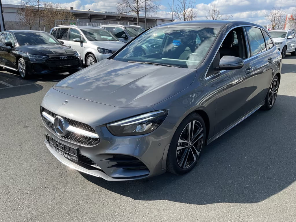 Mercedes-Benz B-Klasse B 200 AMG Line Sedan