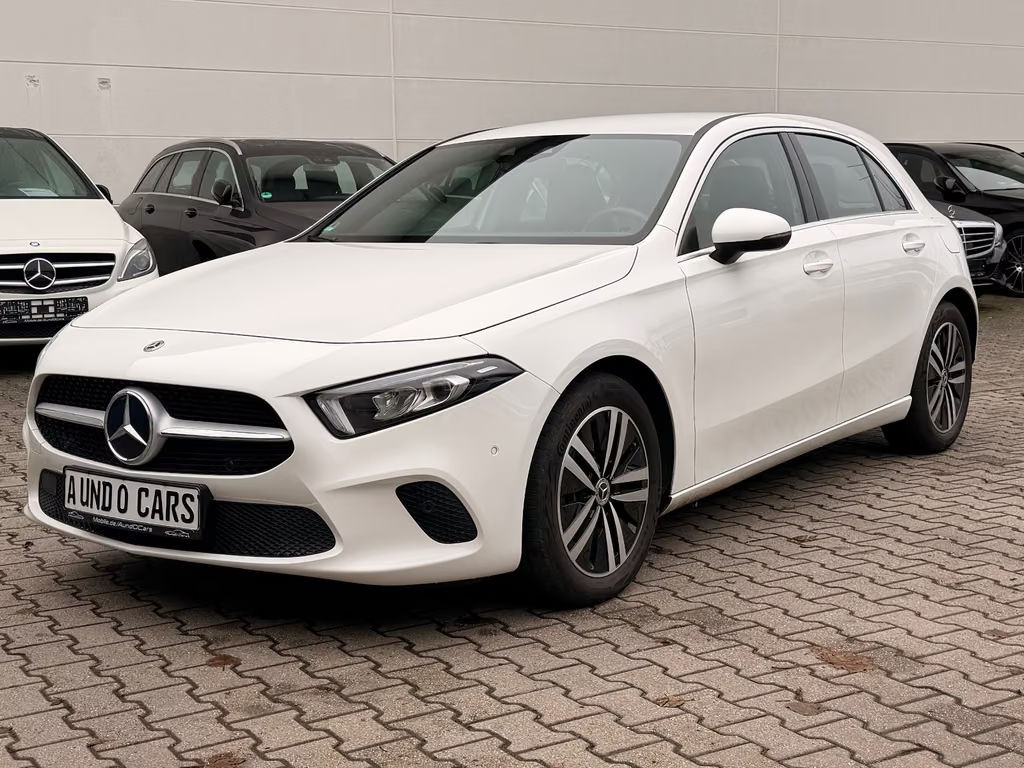 Mercedes-Benz A-Klasse A 200 /LED/SPUR/SHZ/MFL/LEDER/PDC/