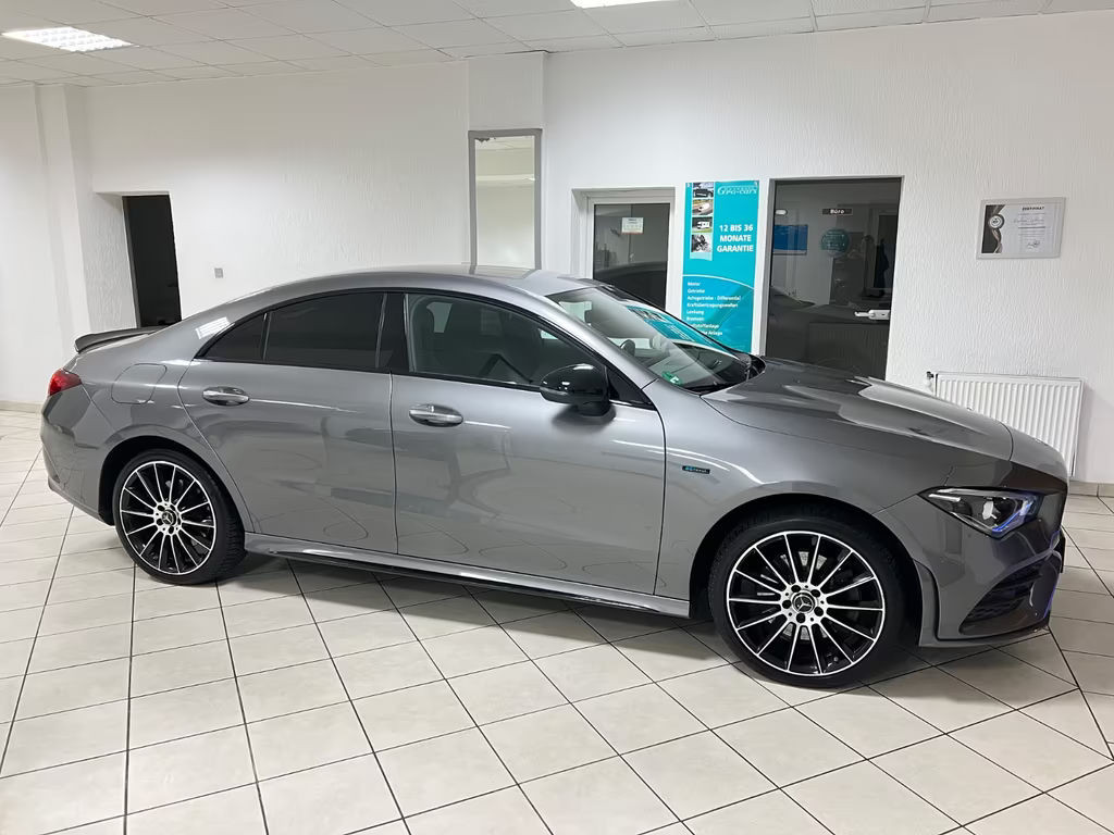 Mercedes-Benz CLA-Klasse CLA 250 AMG Line Sedan