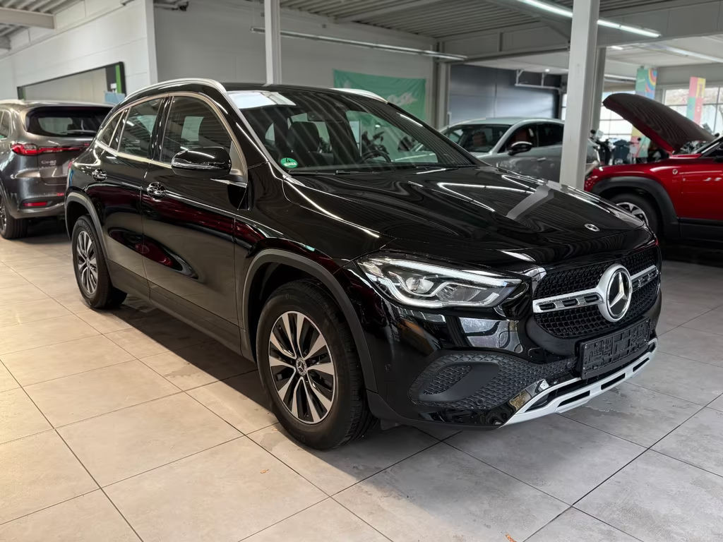 Mercedes-Benz GLA-Klasse GLA 200 Business Line Sedan