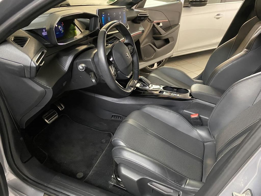 Peugeot e-208