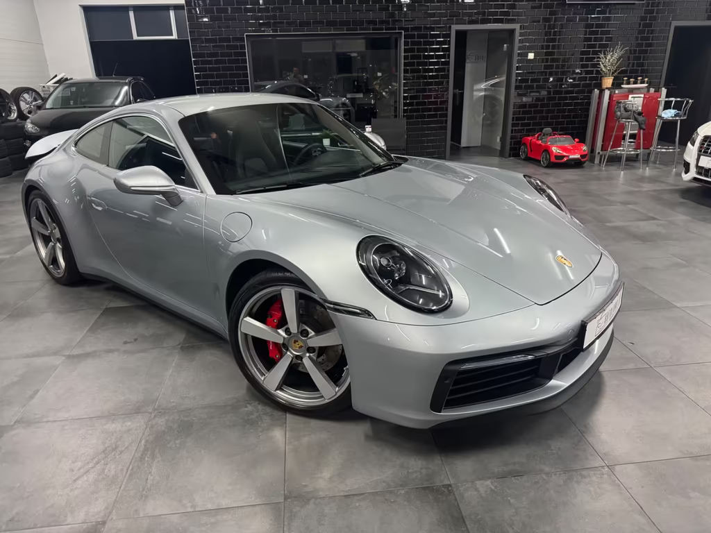Porsche 911 992 Carrera