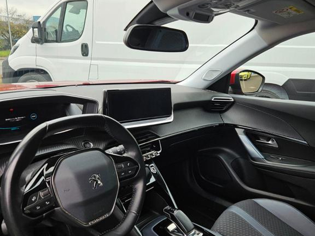 Peugeot e-2008