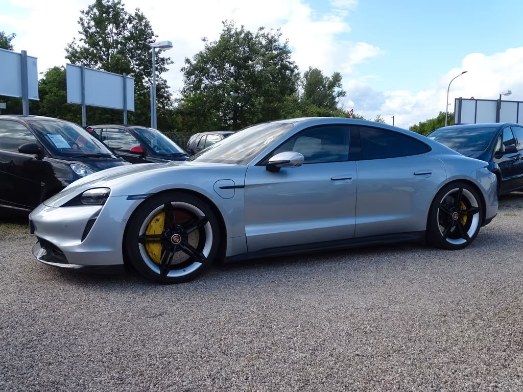 Porsche Taycan S Turbo
