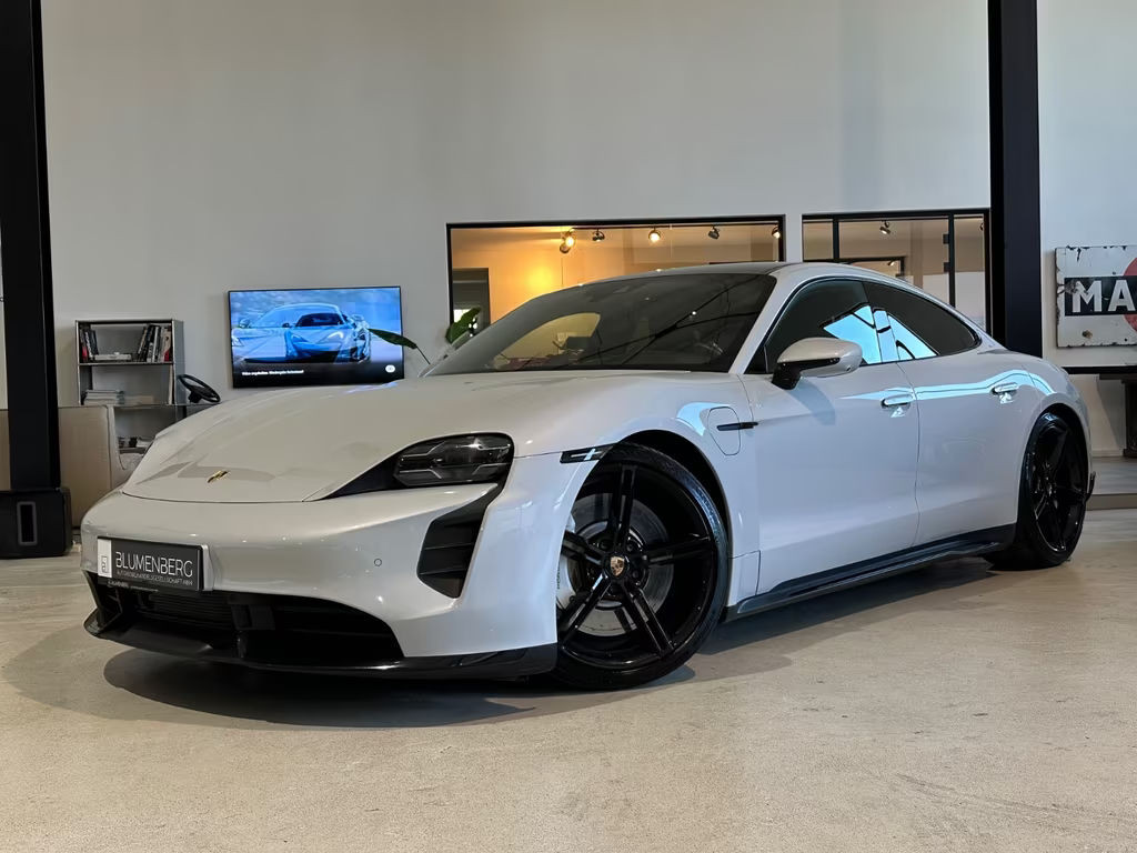 Porsche Taycan Turbo