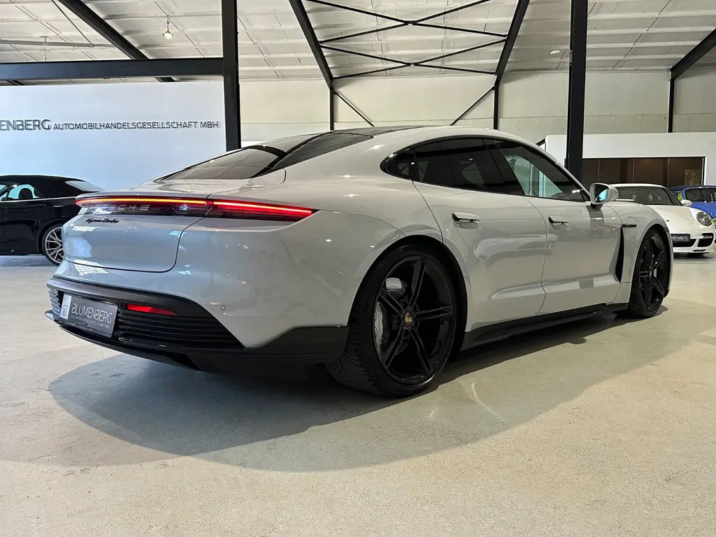 Porsche Taycan