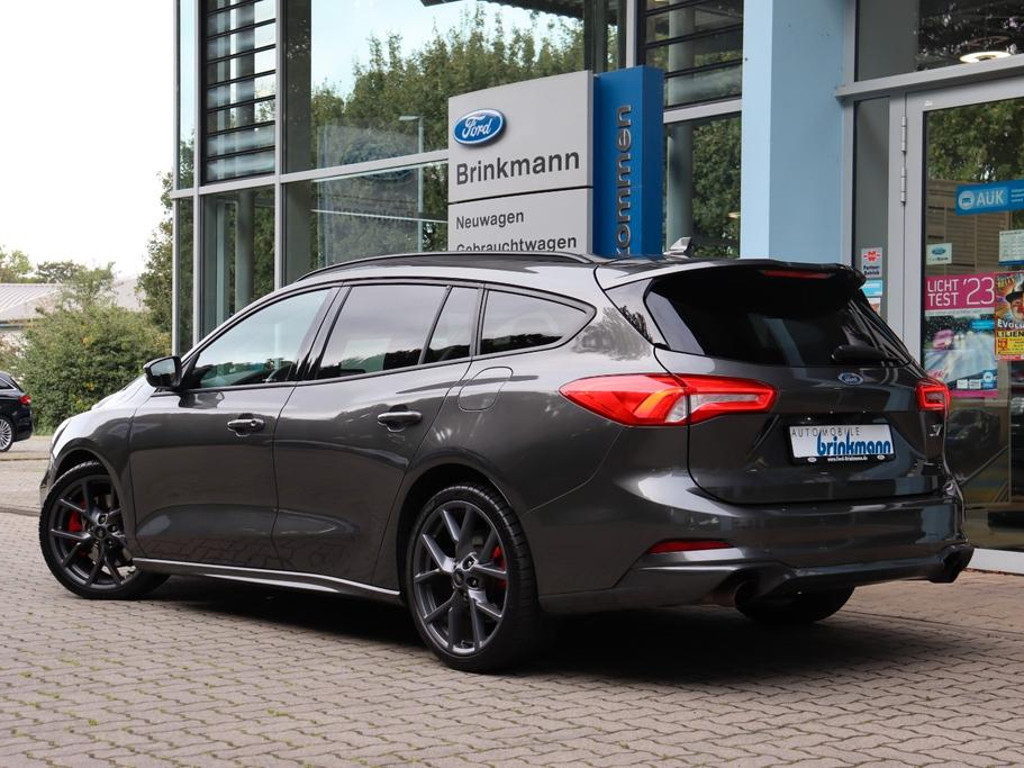Ford Focus EcoBoost Wagon ST Line