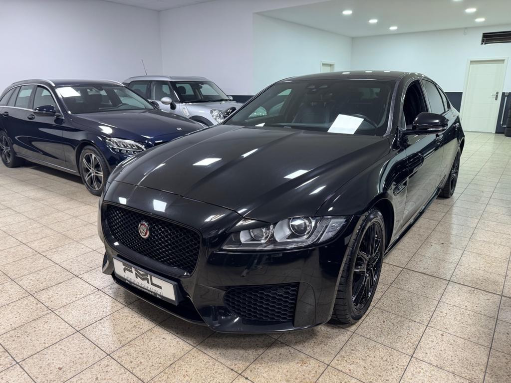 Jaguar XF Chequered Flag