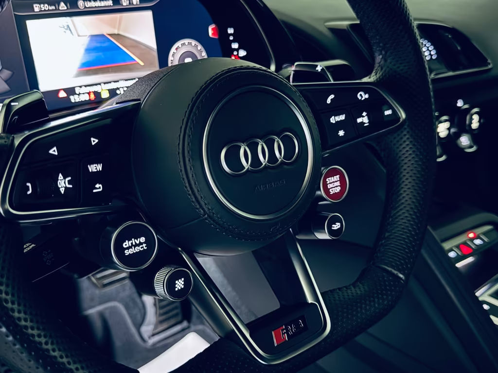 Audi R8
