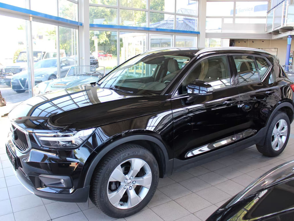 Volvo XC40 Momentum