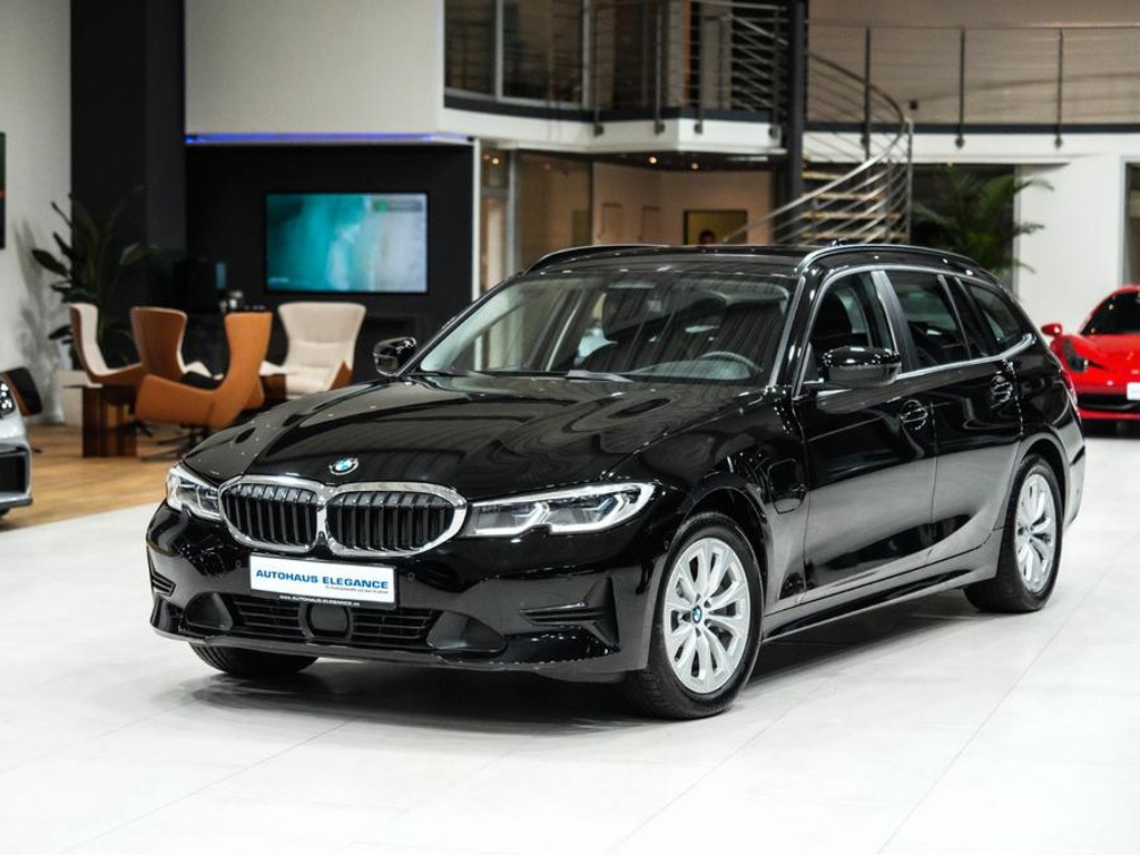 BMW 3 Serie 330 Touring Advantage pakket 330e