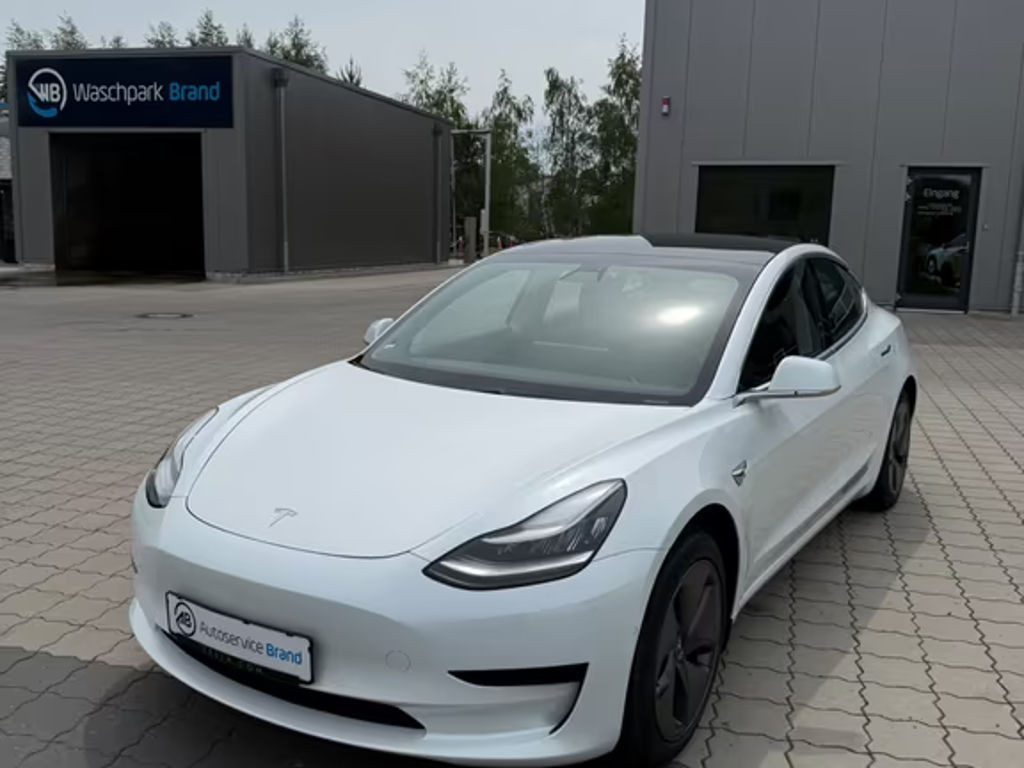 Tesla Model 3 RWD Standard Range