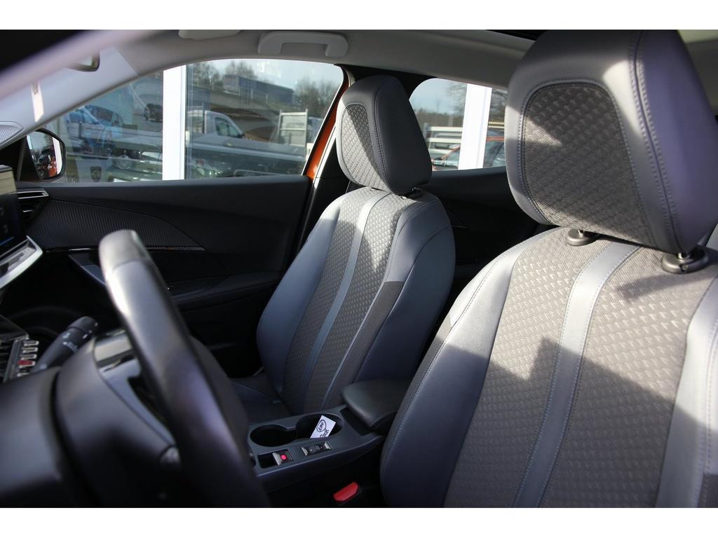 Peugeot e-2008