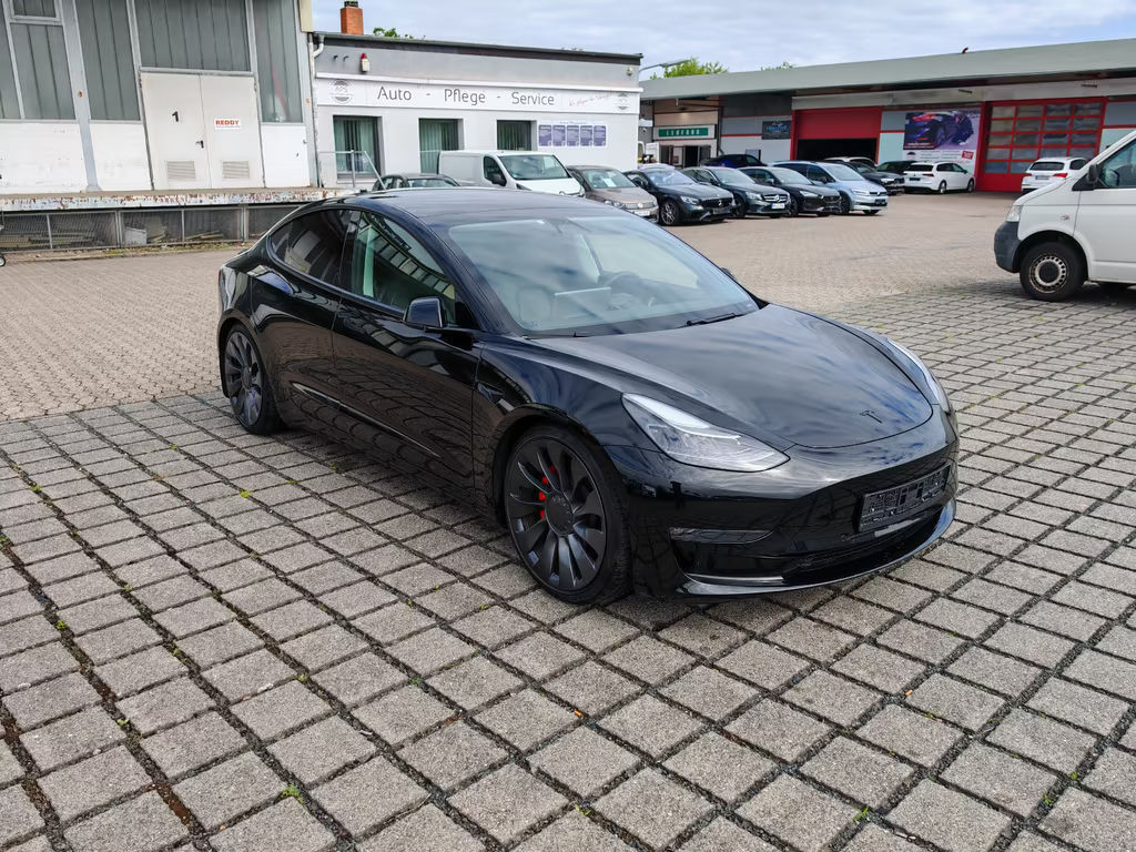 Tesla Model 3 Performance