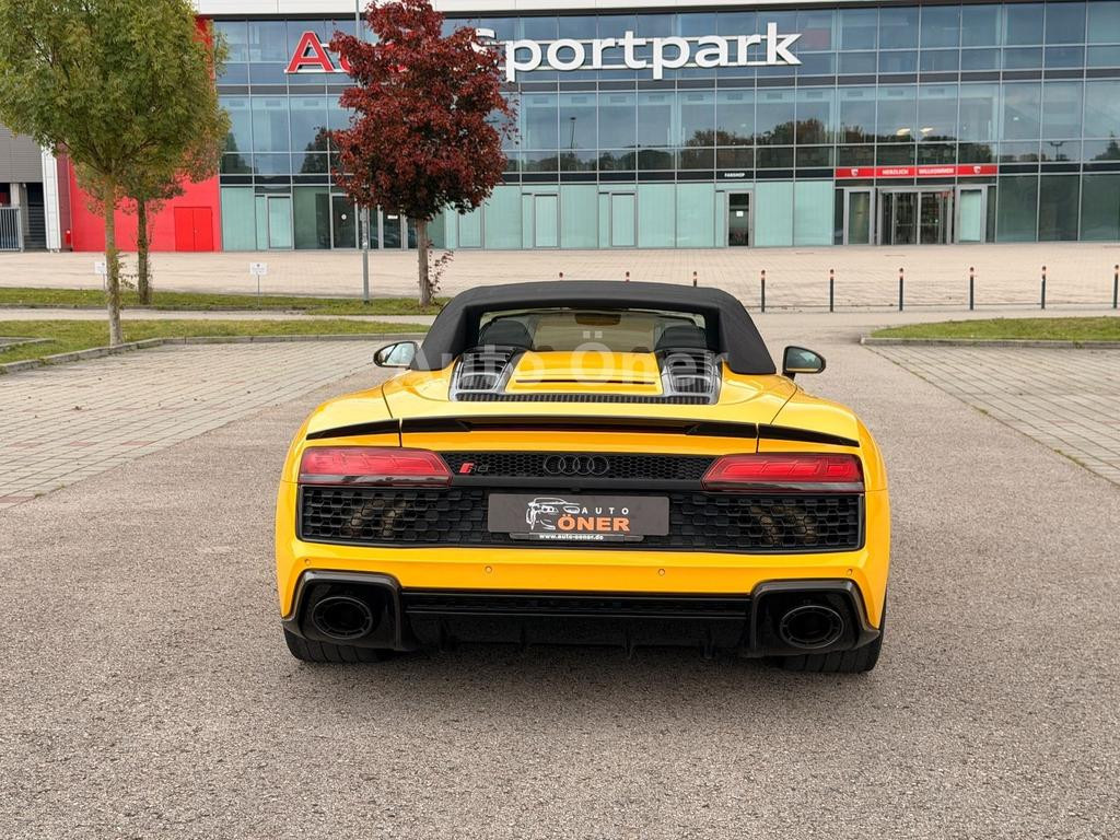 Audi R8