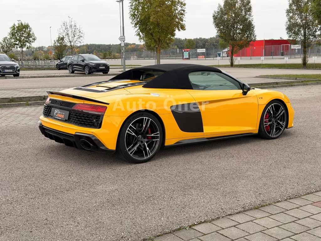 Audi R8