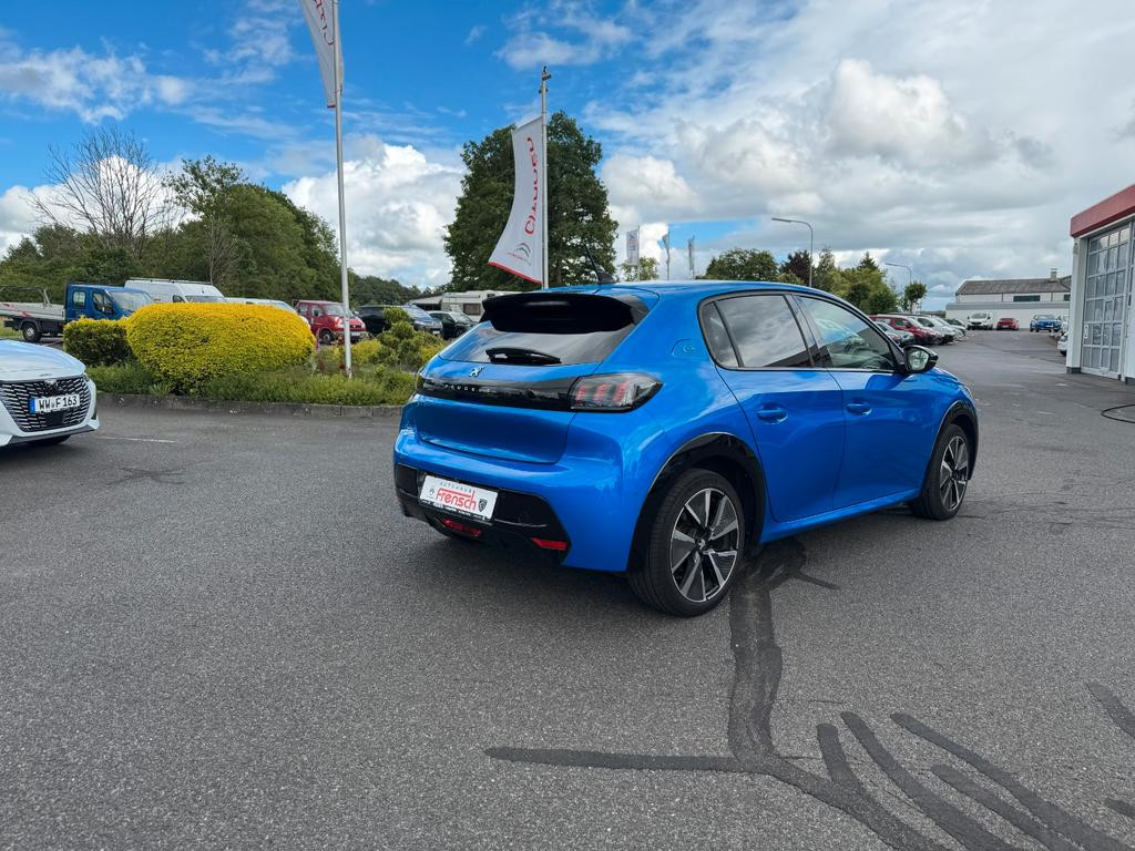 Peugeot e-208
