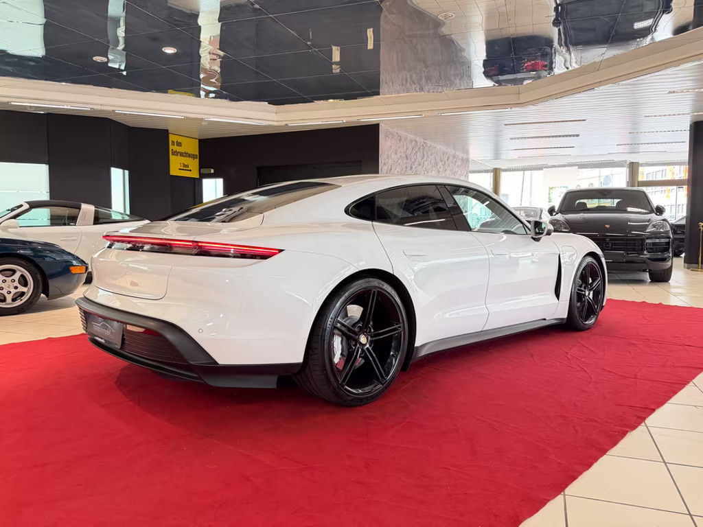 Porsche Taycan