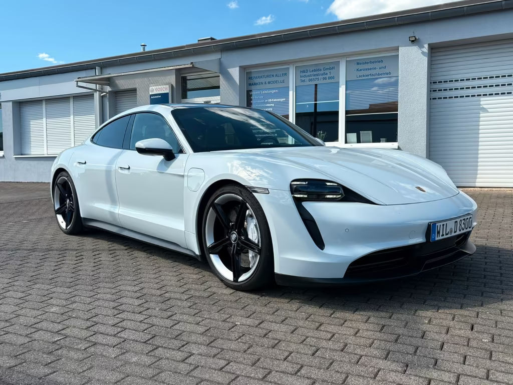 Porsche Taycan 4S