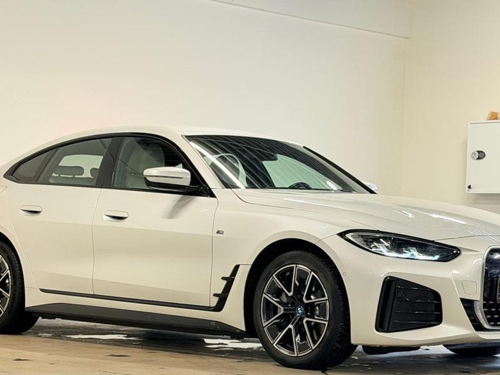 BMW i4