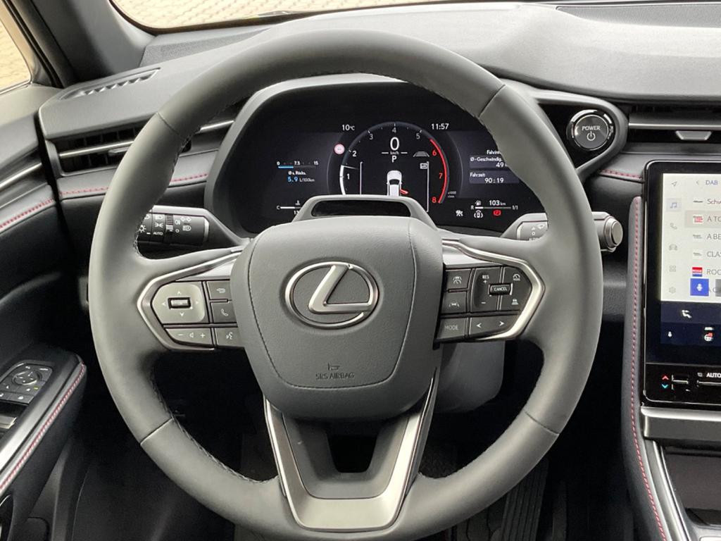 Lexus LBX