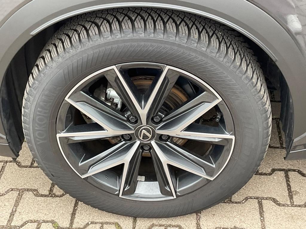 Lexus LBX
