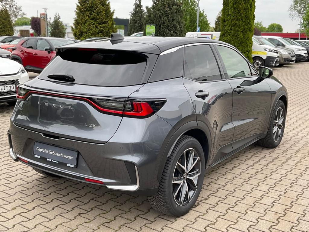 Lexus LBX
