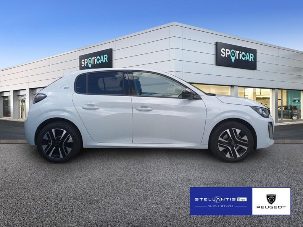 Peugeot e-208