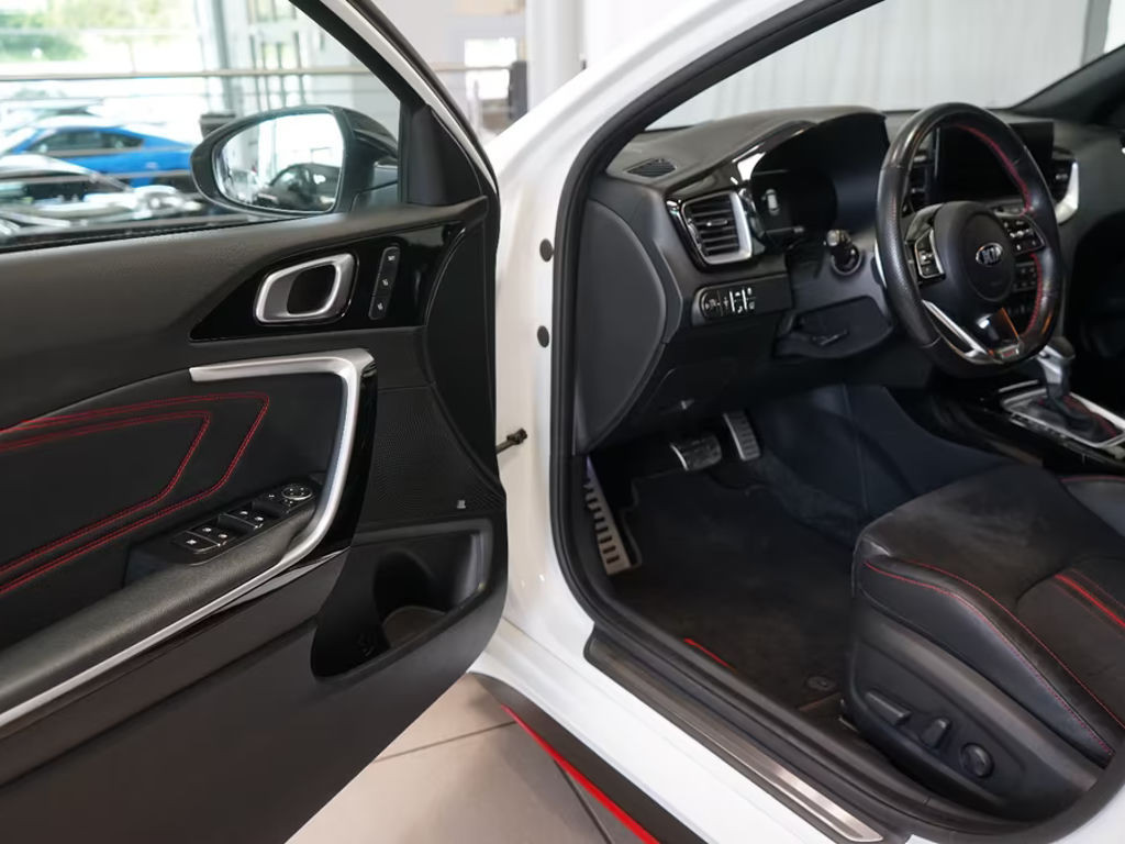 Kia ProCeed