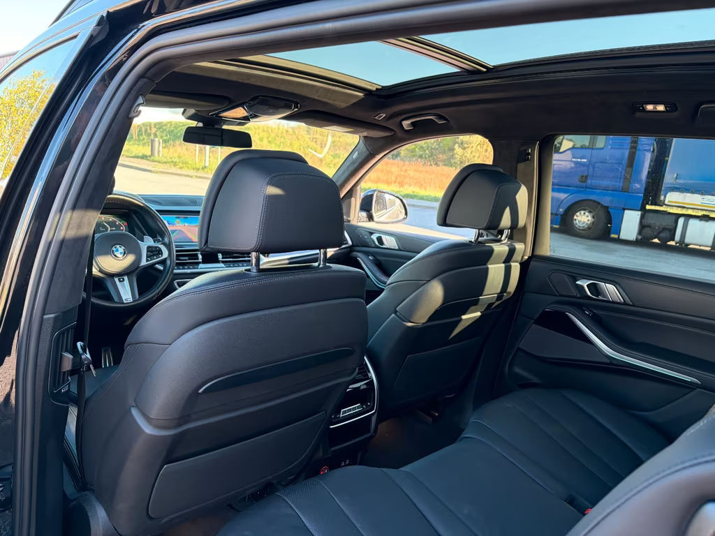 BMW X7