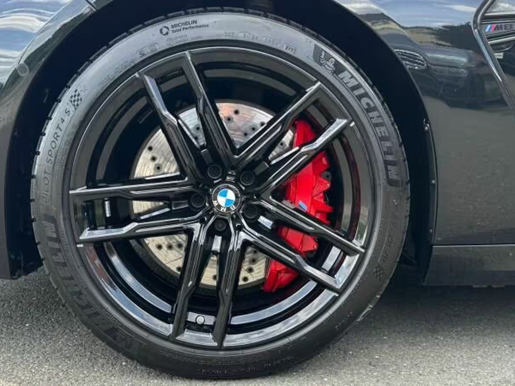 BMW M8