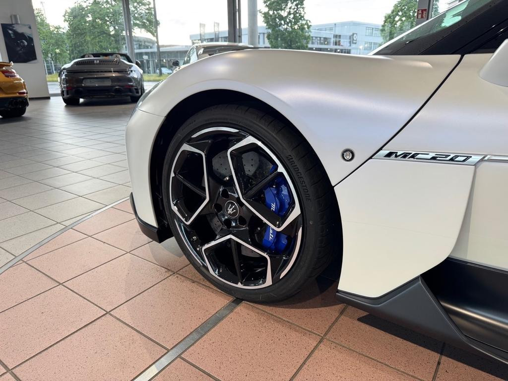 Maserati MC20