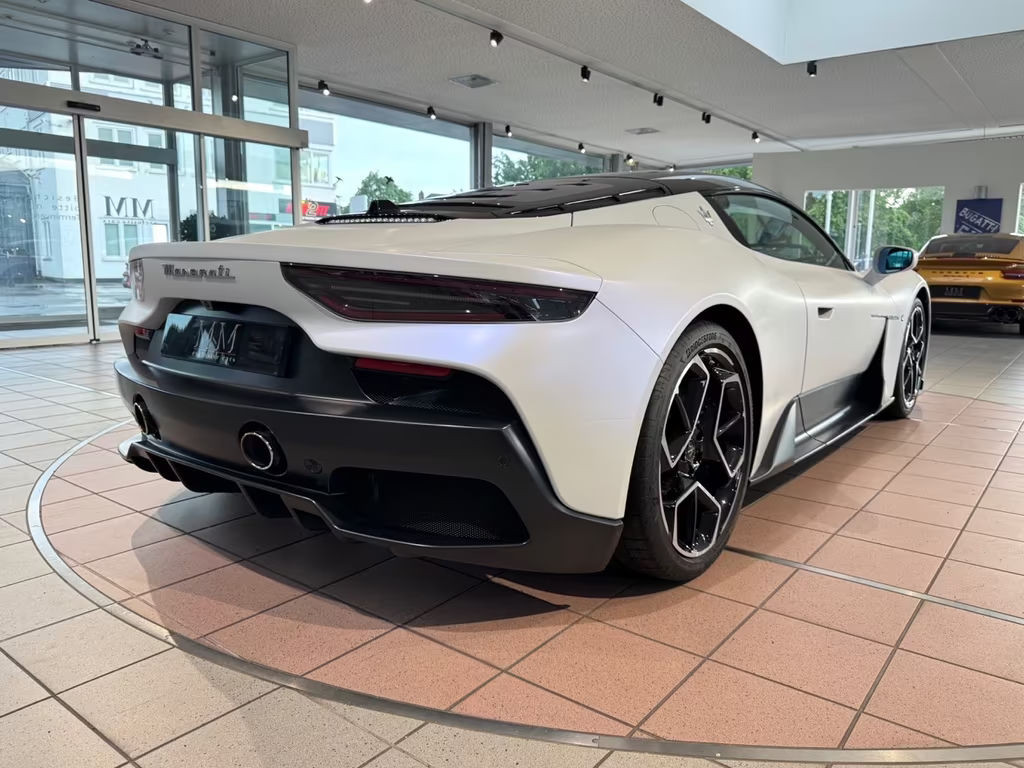 Maserati MC20